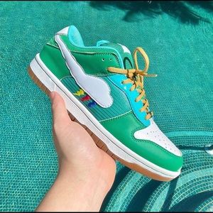 Newport Ari Tribute Custom color album by WZRD size 8 men’s Rare. Sold out.